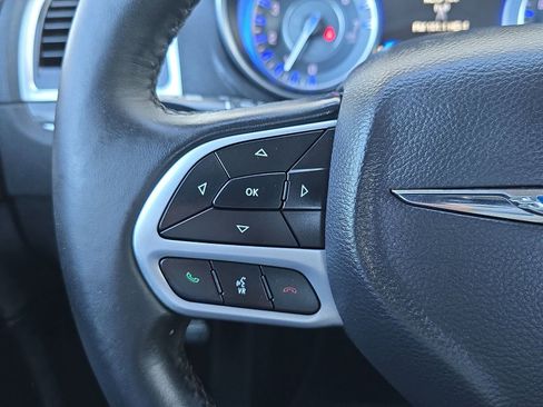 Used 2018 Chrysler 300 Touring w/ Sport Appearance Package image 19