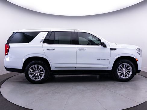 Used 2023 GMC Yukon SLT w/ SLT Premium Package AWD/4WD image 42
