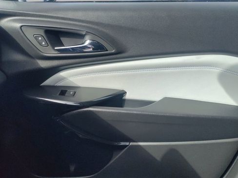 New 2025 Chevrolet Trax LT w/ Driver Confidence Package image 19