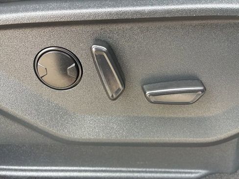 Used 2025 Ford Expedition Active image 36