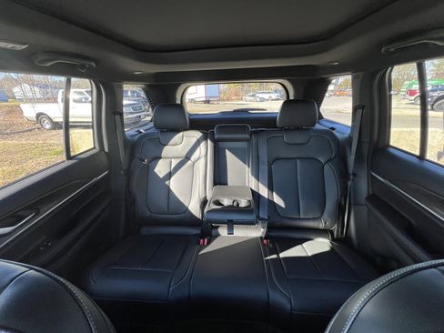 New 2026 Jeep Grand Cherokee Limited AWD/4WD image 16