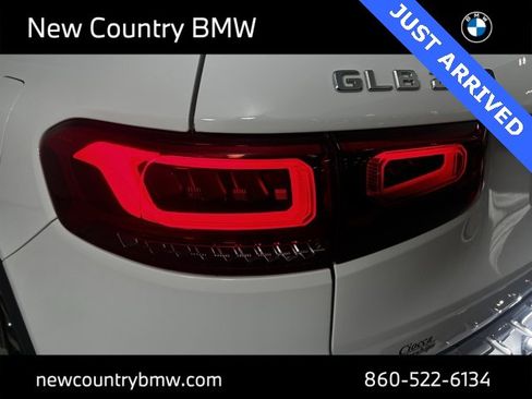 Used 2021 Mercedes-Benz GLB 250 4MATIC image 32