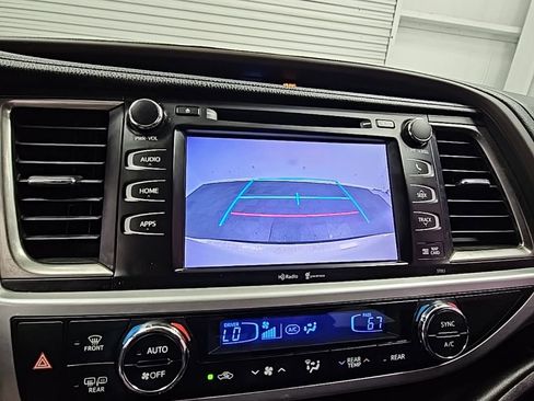 Used 2015 Toyota Highlander XLE image 20