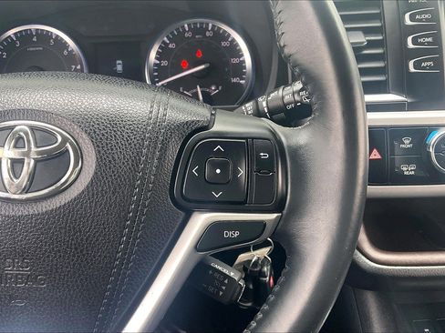 Used 2016 Toyota Highlander Plus image 24