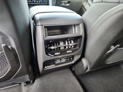 Used 2025 Jeep Grand Cherokee Limited w/ Trailer Tow Package image 32