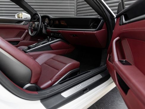 Certified 2022 Porsche 911 Carrera image 36