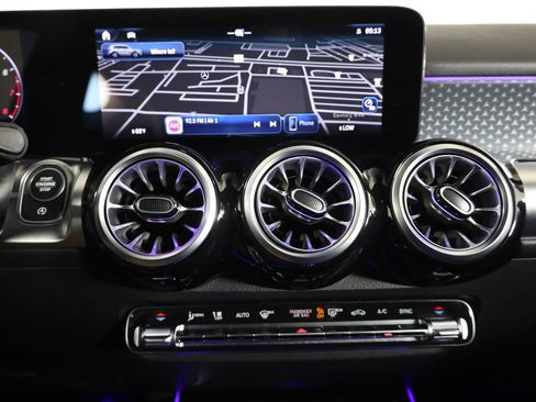 Certified 2025 Mercedes-Benz GLB 250 4MATIC image 28