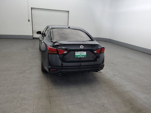 Used 2021 Nissan Altima 2.5 SV w/ SV Premium Package FWD image 6