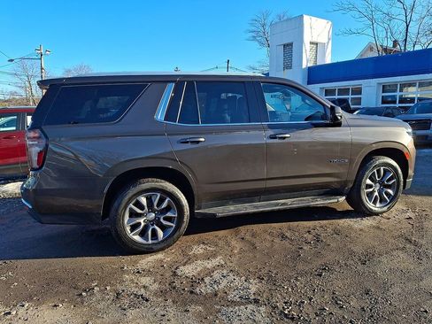 Used 2021 Chevrolet Tahoe LT w/ LT Signature Package image 9