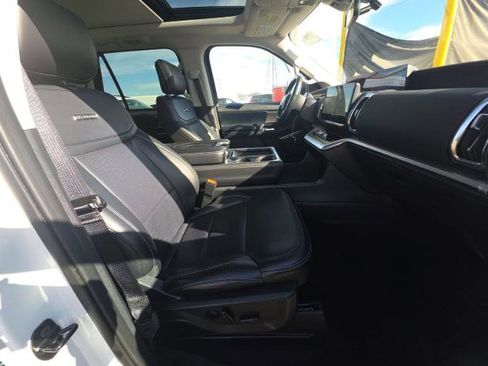 Used 2025 Ford Expedition Max Platinum image 18