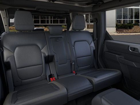 New 2025 Ford Bronco Outer Banks w/ Sasquatch Package AWD/4WD image 11