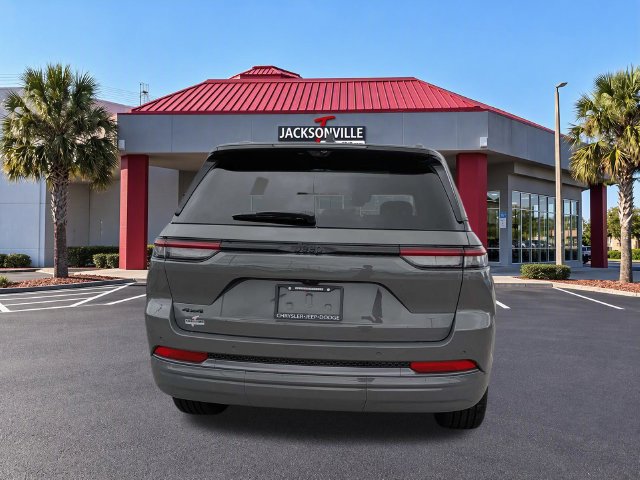 New 2027 Jeep Grand Cherokee Limited w/ Limited Altitude Package AWD/4WD image 8