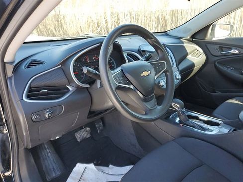 Certified 2025 Chevrolet Malibu LT image 10