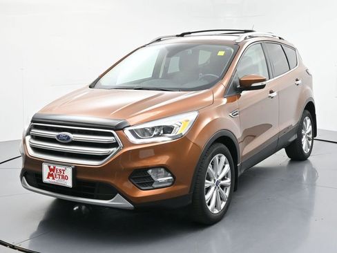 Used 2017 Ford Escape Titanium FWD image 2
