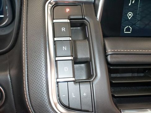 Used 2024 GMC Yukon AT4 w/ AT4 Premium Package AWD/4WD image 34