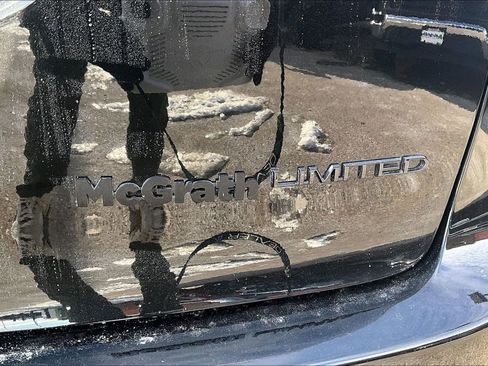 Used 2020 Chrysler Pacifica Limited w/ S Appearance Package image 24