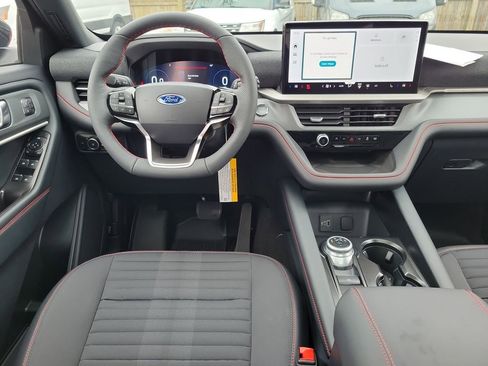 New 2026 Ford Explorer ST-Line w/ ST-Line Street Pack image 12