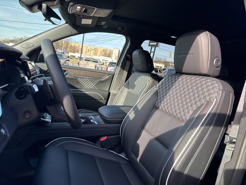 New 2026 GMC Acadia Denali w/ Super Cruise Package image 22