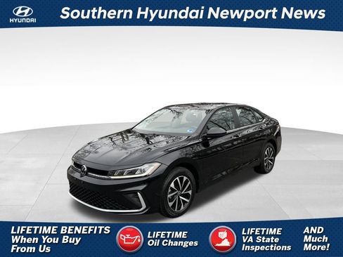 Used 2025 Volkswagen Jetta S image 1