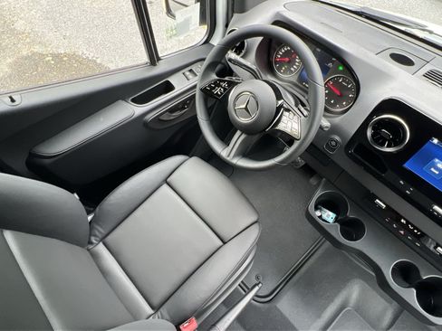 New 2026 Mercedes-Benz Sprinter 2500 image 16