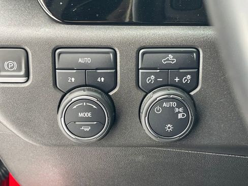 Used 2022 Chevrolet Silverado 1500 LT image 13