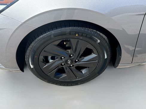 Used 2023 Hyundai Elantra SEL FWD image 33