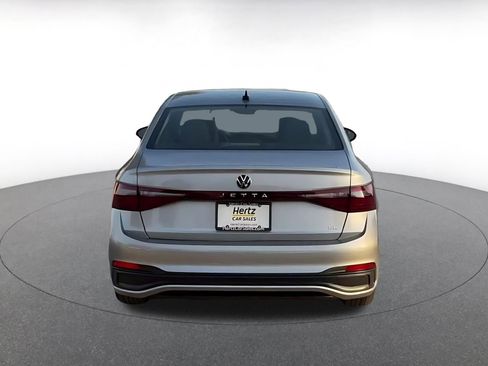 Used 2025 Volkswagen Jetta SE image 12