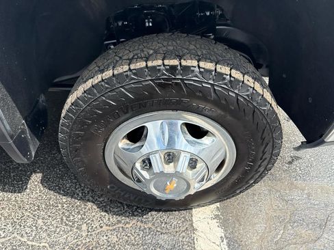 Used 2024 Chevrolet Silverado 3500 LT w/ Convenience Package image 10