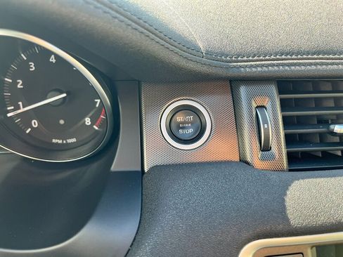 Used 2018 Land Rover Range Rover Evoque SE image 30