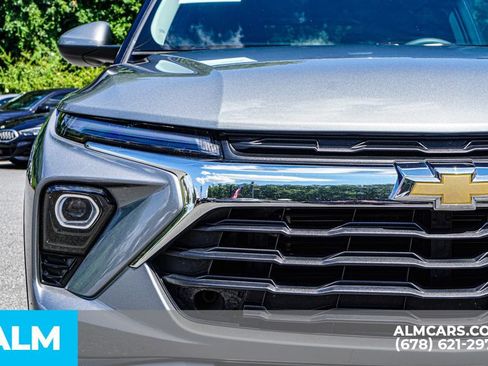 Used 2025 Chevrolet TrailBlazer LT FWD image 11