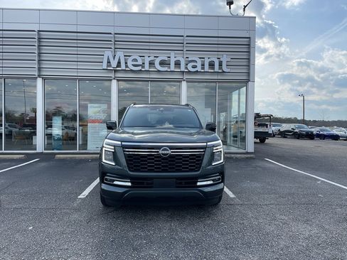 Certified 2025 Nissan Armada Platinum Reserve image 3