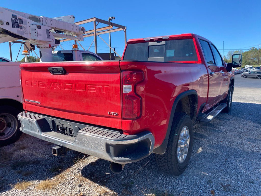 Used 2024 Chevrolet Silverado 3500 LTZ w/ LTZ Premium Package AWD/4WD image 2
