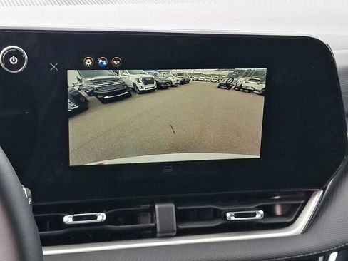 Used 2025 Chevrolet Equinox LT AWD/4WD image 18