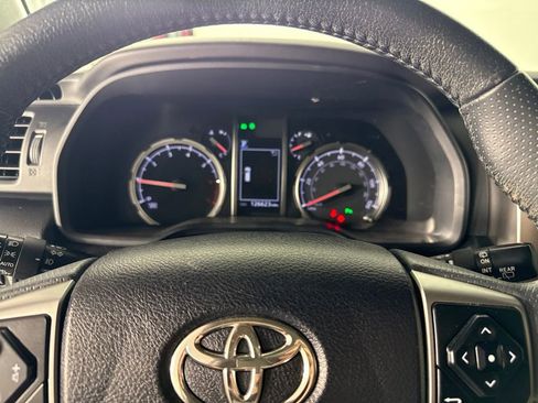 Used 2022 Toyota 4Runner Limited AWD/4WD image 29