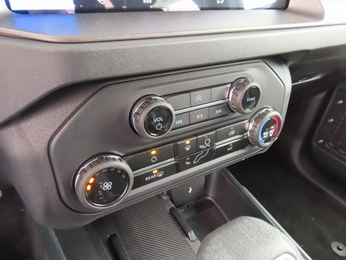 New 2025 Ford Bronco Base image 14