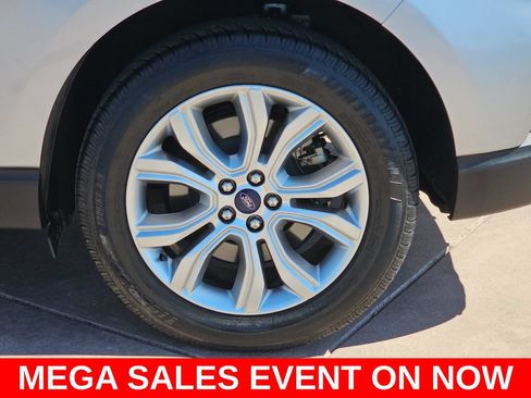 Used 2022 Ford Edge Titanium w/ Equipment Group 301A AWD/4WD image 38