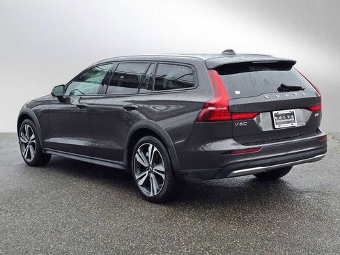 Certified 2025 Volvo V60 B5 Cross Country Plus AWD/4WD image 6