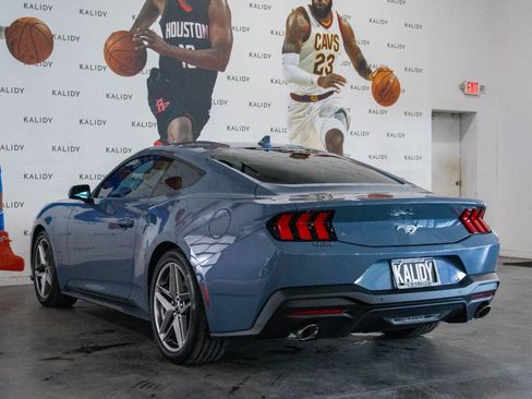 Used 2025 Ford Mustang Coupe RWD image 19