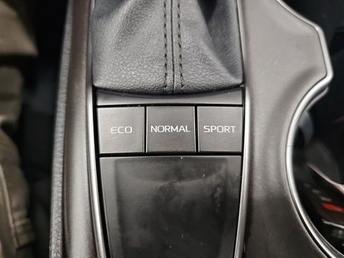 Used 2023 Toyota Camry SE image 23