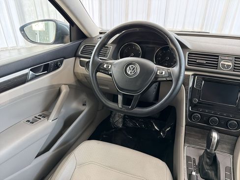 Used 2016 Volkswagen Passat 1.8T SE FWD image 27