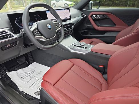 Used 2025 BMW 230i Coupe w/ Convenience Package image 21
