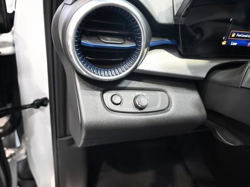 New 2026 Chevrolet Trax LT w/ Sunroof Package FWD image 24
