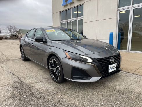 Used 2023 Nissan Altima 2.5 SR image 1