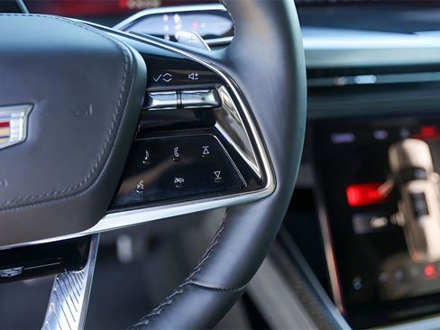 Certified 2025 Cadillac Escalade V w/ LPO, ONYX Package image 13