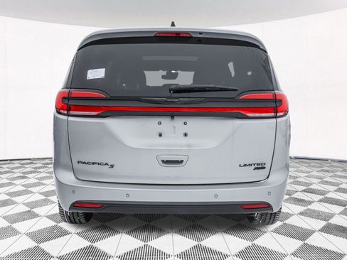New 2026 Chrysler Pacifica Limited w/ S Appearance Package AWD/4WD image 13