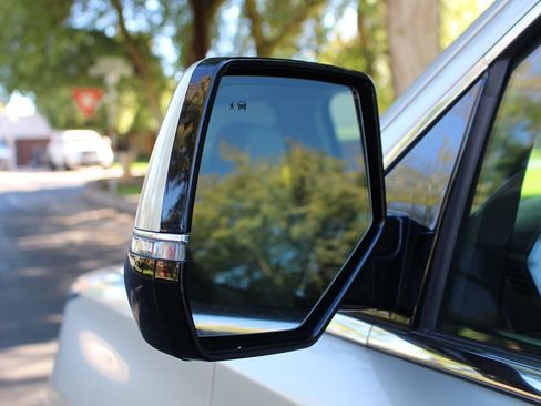 Used 2015 Cadillac Escalade ESV Premium image 81