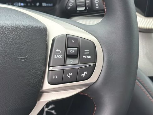 New 2026 Ford Explorer Active RWD image 28