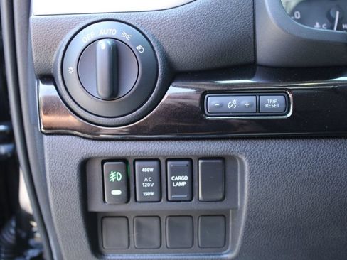 Used 2019 Nissan Titan SV w/ SV Convenience Package AWD/4WD image 29