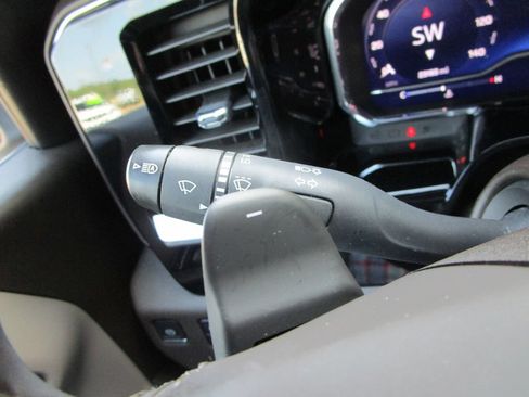 Used 2024 Chevrolet Silverado 1500 LTZ AWD/4WD image 40