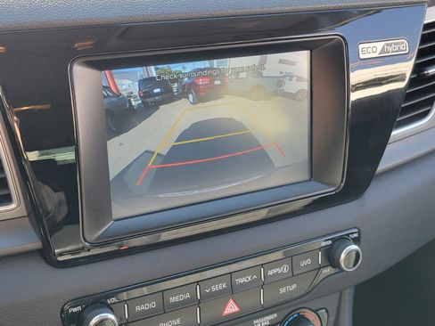 Used 2018 Kia Niro LX image 22